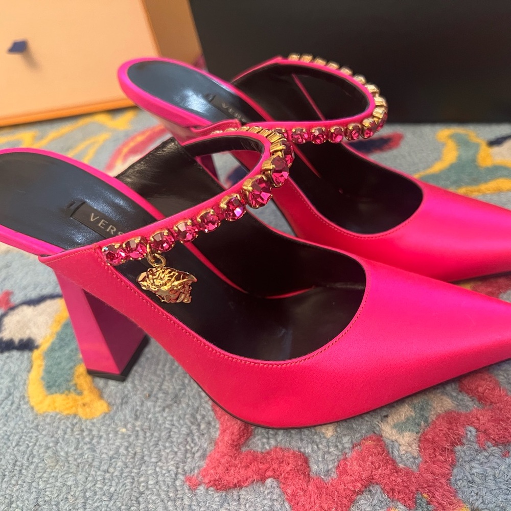 Versace crystal kitten heel queen bae heels EU 37 good condition